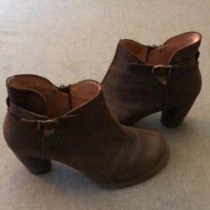 El Naturalista Colibri N472 brown leather booties